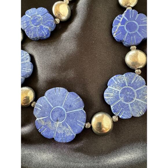 Vintage Heavy Natural Lapis Lazuli Flowers Carved Necklace Statement Piece 19" - Picture 3 of 11